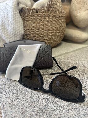 Gucci Black Oversized unisex Sunglasses with Dark Lenses